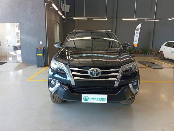 TOYOTA HILUX SW4 2.8 SRX 4X4 16V TURBO INTERCOOLER DIESEL 4P AUTOMÁTICO TOYOTA HILUX SW4 2.8 SRX 4X4 16V TURBO INTERCOOLER DIESEL 4P AUTOMÁTICO